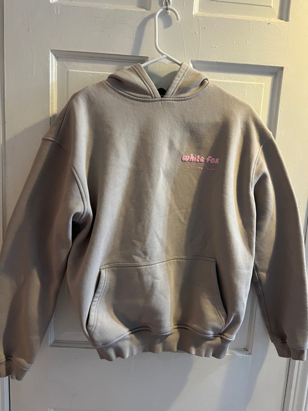 White Fox Lounge Essential Era 8 Mooncake and Pink Sweatshirt XS / S - Picture 3 of 7